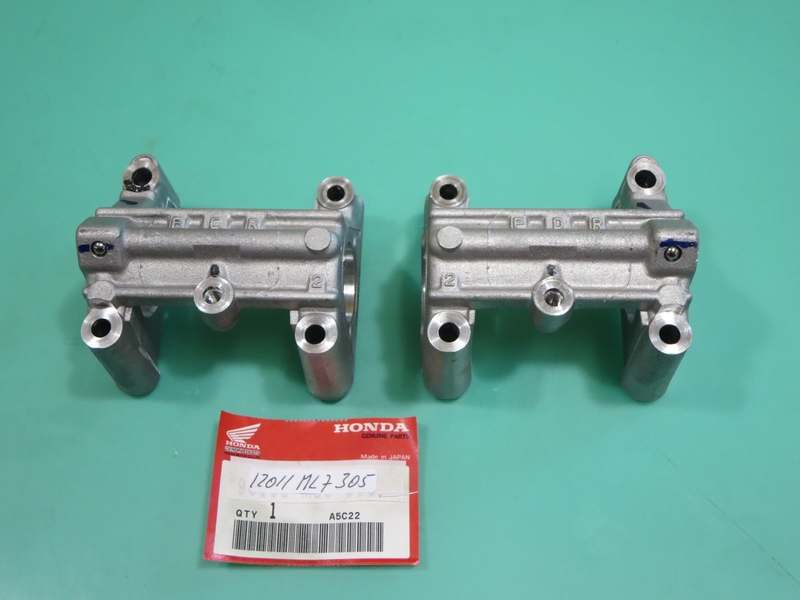 NOCKENWELLENHALTER A B