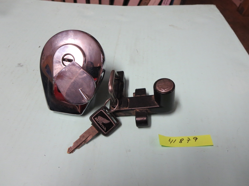 Tankdeckel,  Helmhalter