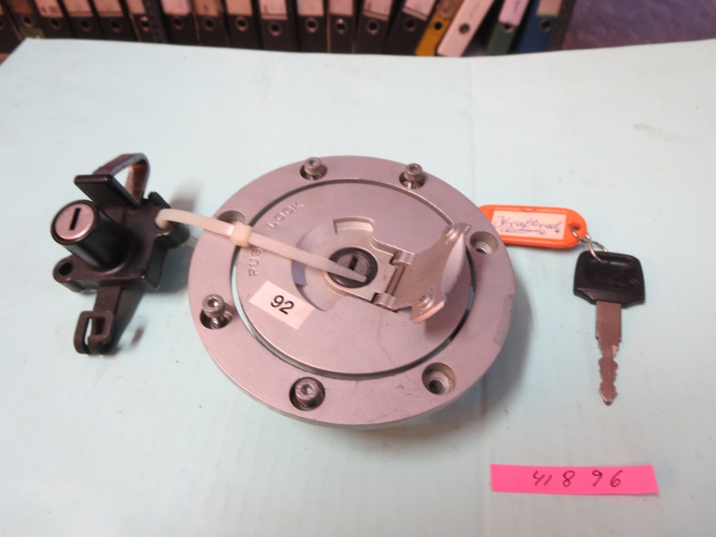 Tankdeckel, Helmhalter