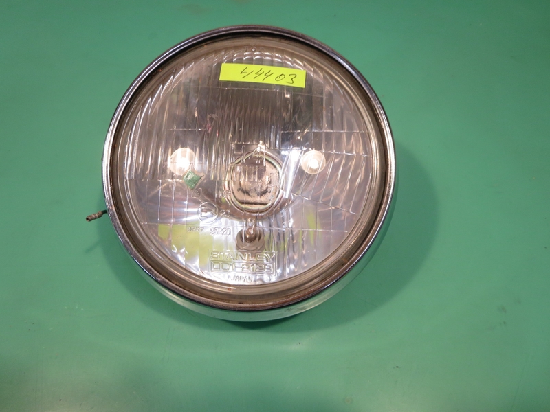 Scheinwerfereinsatz mit Zierring